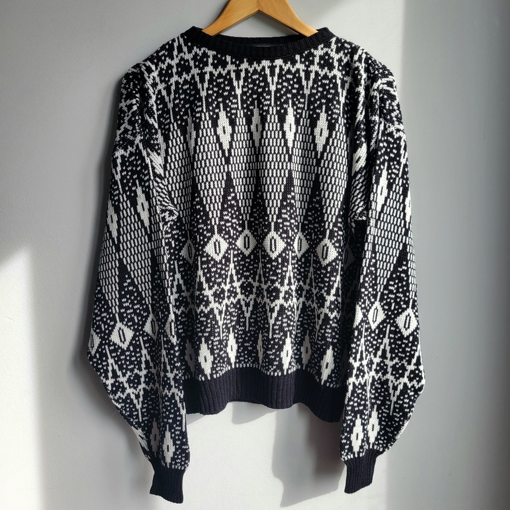 SEARS | Men's Black and White Geometric Sweater - Picture 1 of 4